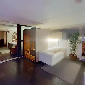 ground-floor-in-centre-of-antwerp.hotelsghent.com/